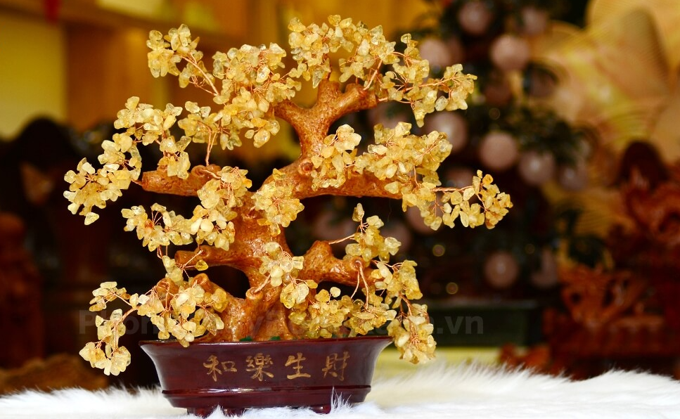 Đá thạch anh vàng phong thủy hộ thân cho người mệnh Sa Trung Thổ